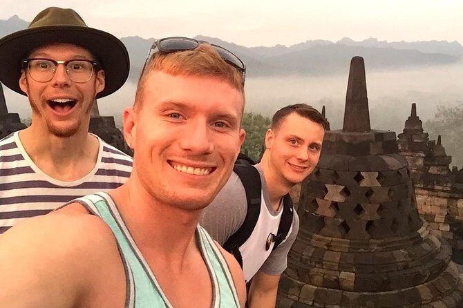 Borobudur Sunrise on Hill with Dieng Plateau Tour from Yogyakarta - Punthuk Setumbu sunrise: the view comes first