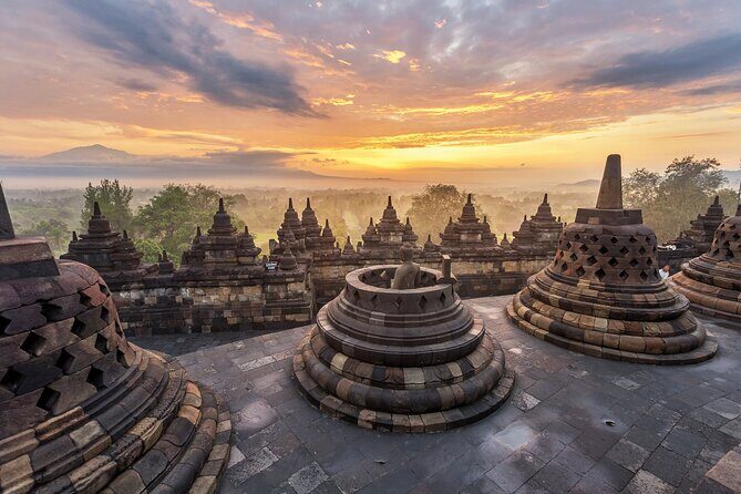 Yogyakarta Borobudur sunrise Guarantee Climb up and Prambanan - Should you book this Prambanan + Borobudur day?